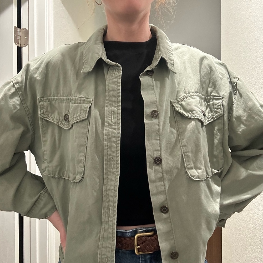 Kensie Women’s Olive Green Cropped Shirt Jacket